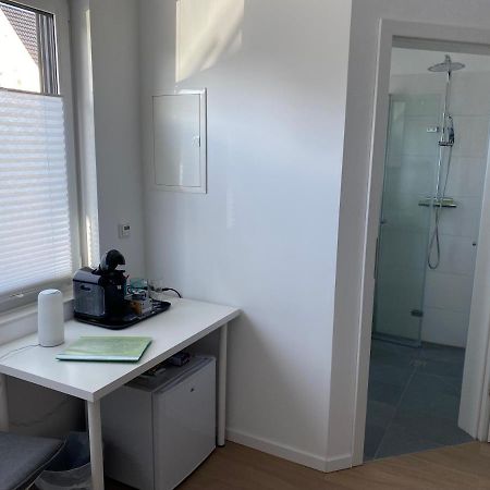 Messezimmer Nahe Der Duesseldorfer Messe Mit Eigenem Eingang Und Gratis Minibar 外观 照片