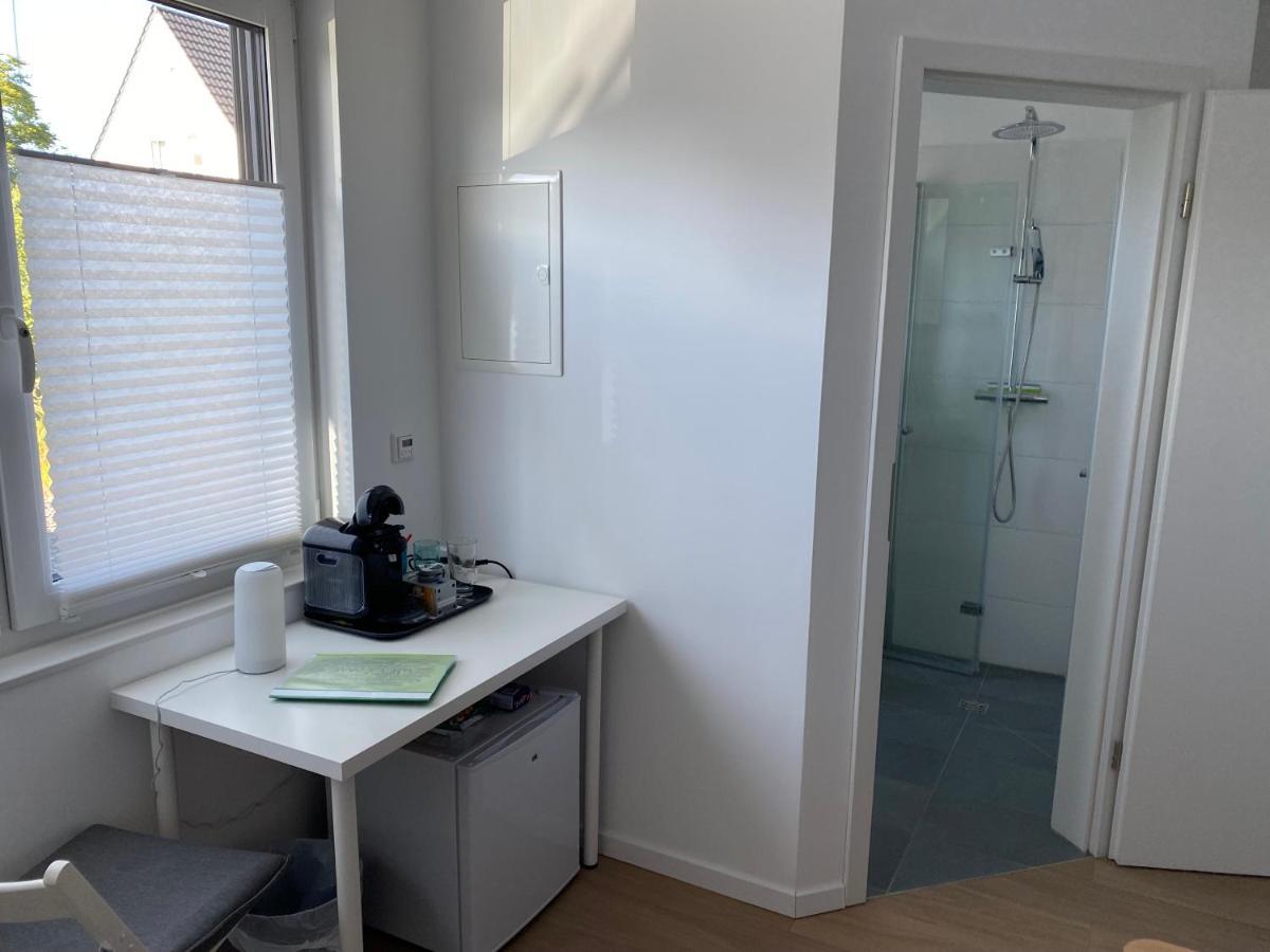 Messezimmer Nahe Der Duesseldorfer Messe Mit Eigenem Eingang Und Gratis Minibar 外观 照片